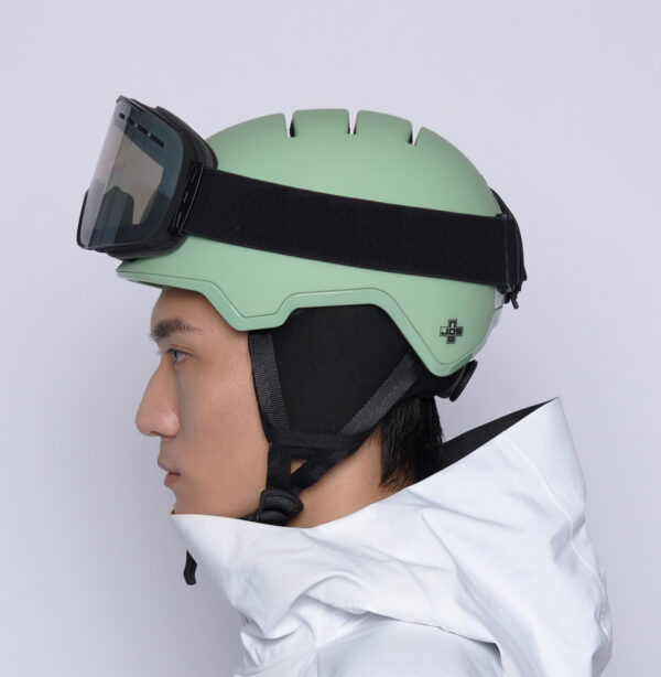 2024 Mint Green 男模配戴圖003