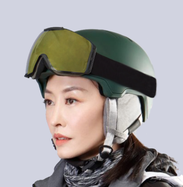 2024 Pine Green 女模配戴圖001