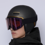 2024 Metallic Brown 男模配戴圖001