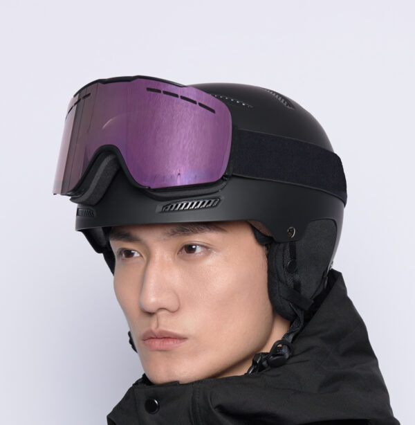 2024 PEAK Black 男模配戴圖003