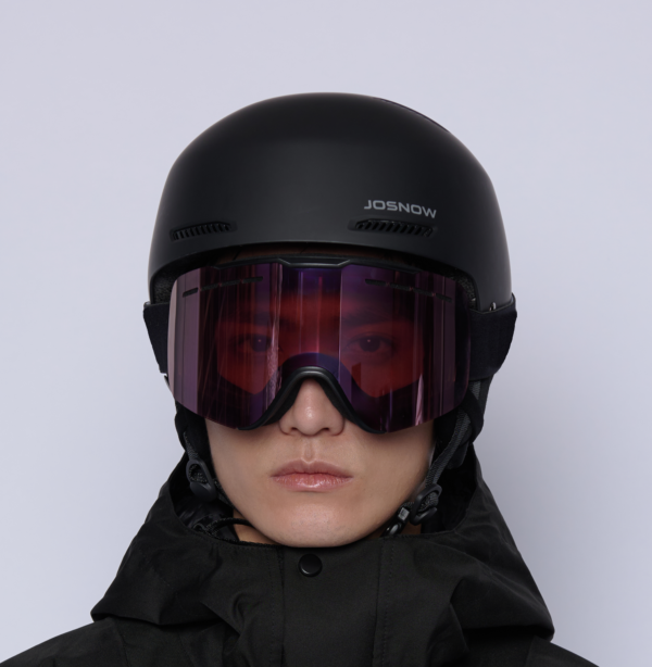 2024 PEAK Black 男模配戴圖004